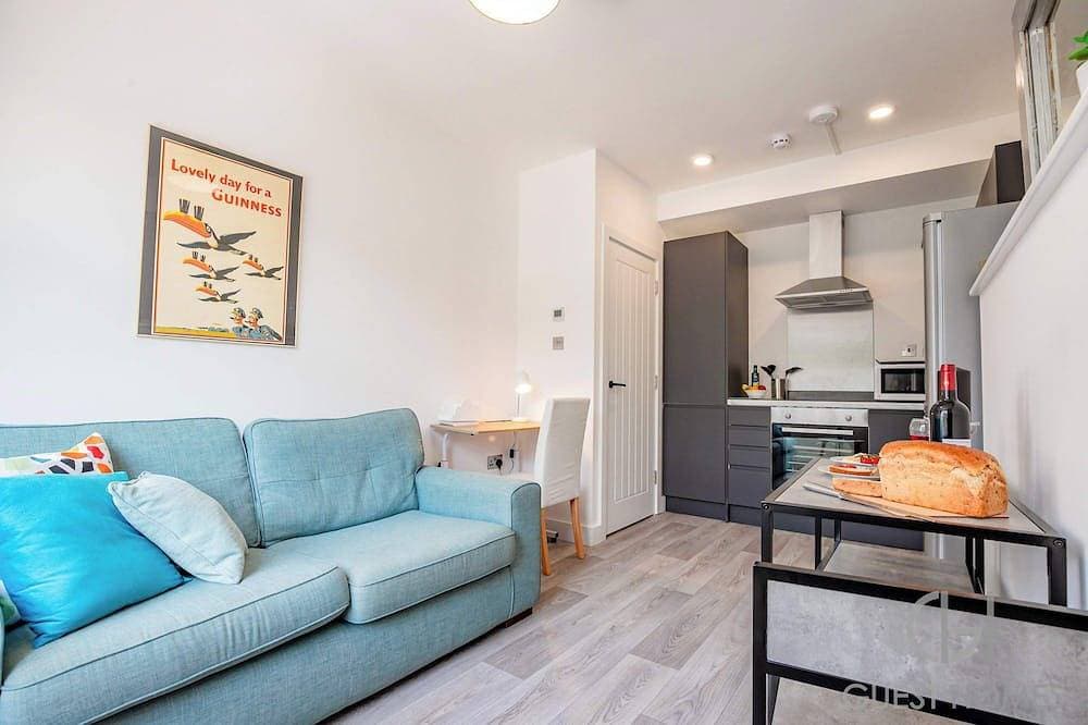 Host & Stay | Croydon Road Dwelling 1