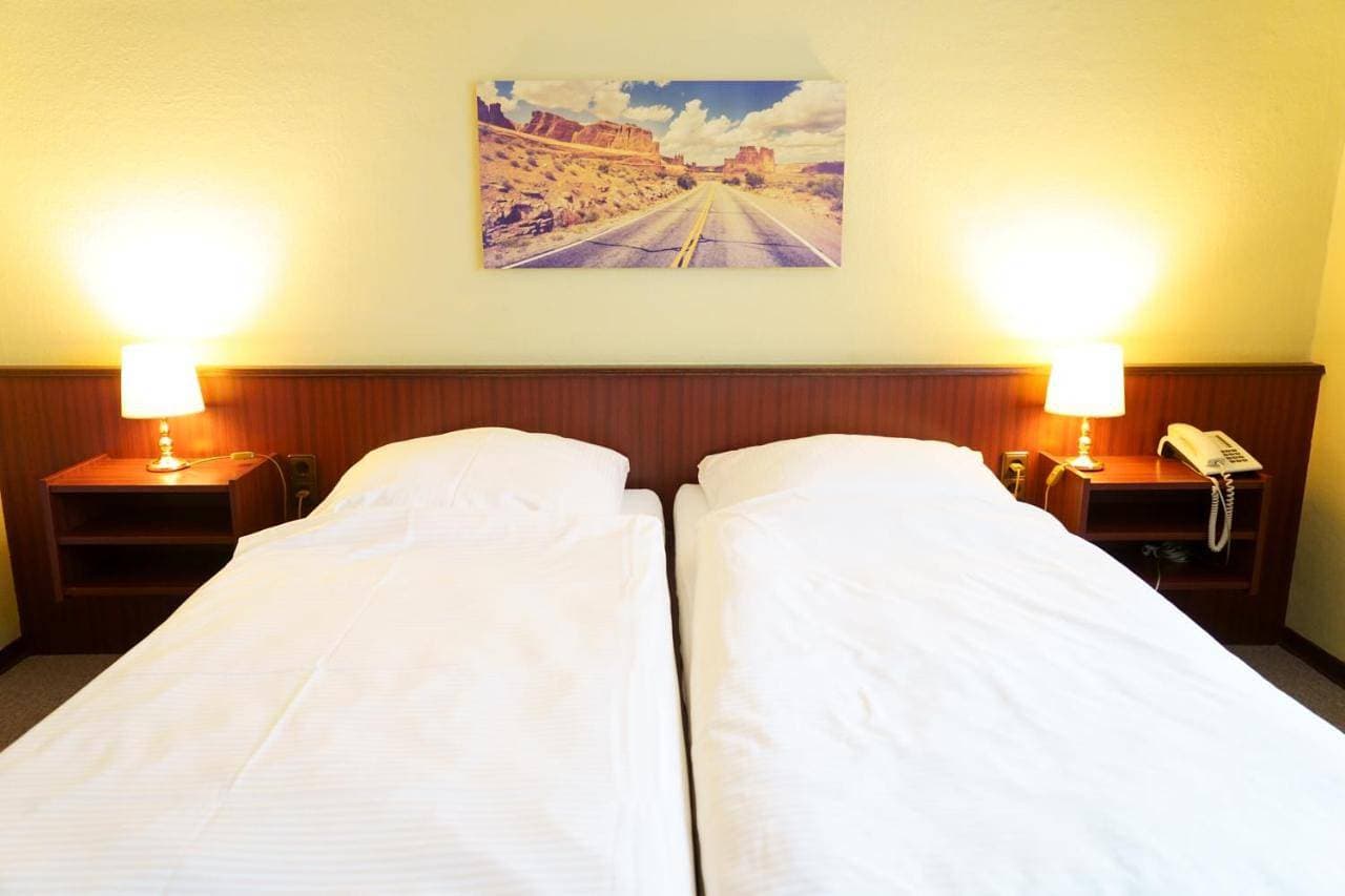 Foto 3 von 10: Budget Double or Twin Room