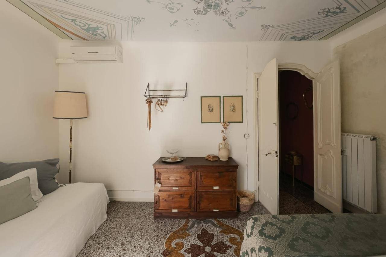Foto 6 von 14: Double Room with Private External Bathroom