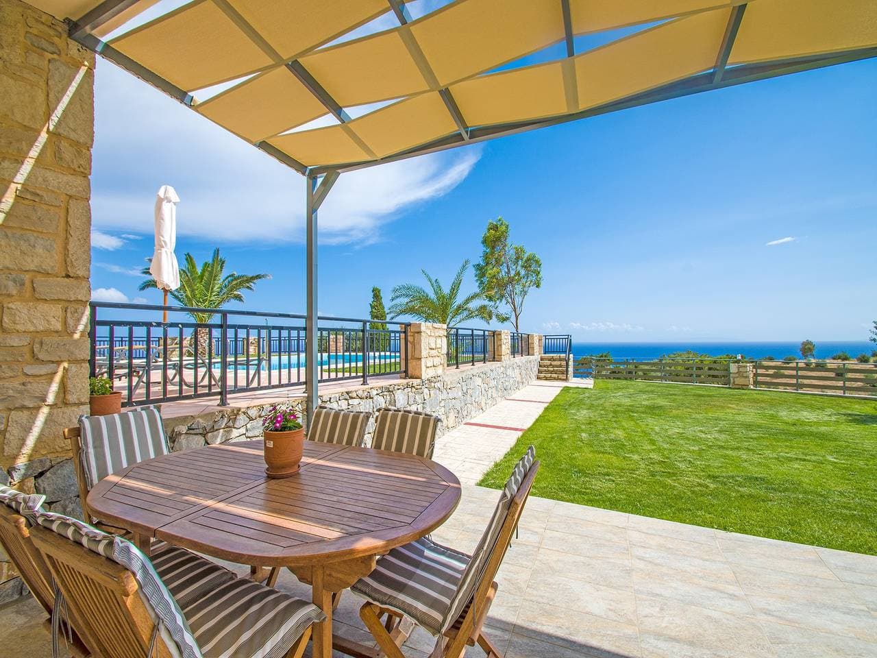 Foto 6 von 20: Haus am Strand von Souda mit Pool