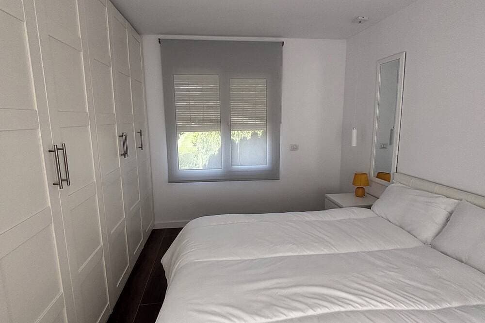 Foto 6 von 22: Charming El Paraiso Apt with Gibraltar Views Near Puerto Banus