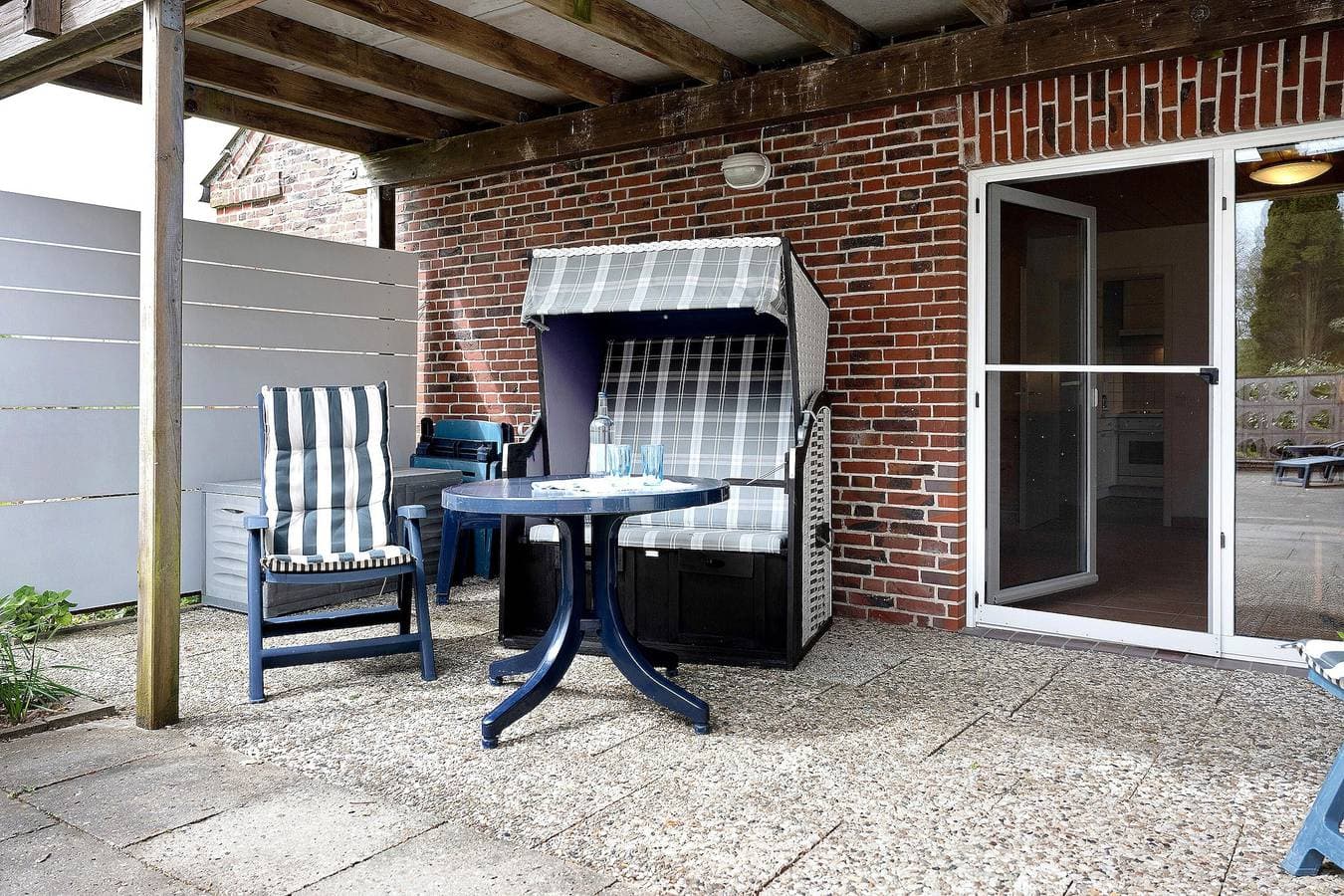 Foto 13 von 45: Ferienwohnung 'Ella Walter, Kiek in' mit Privatterrasse, großem Garten