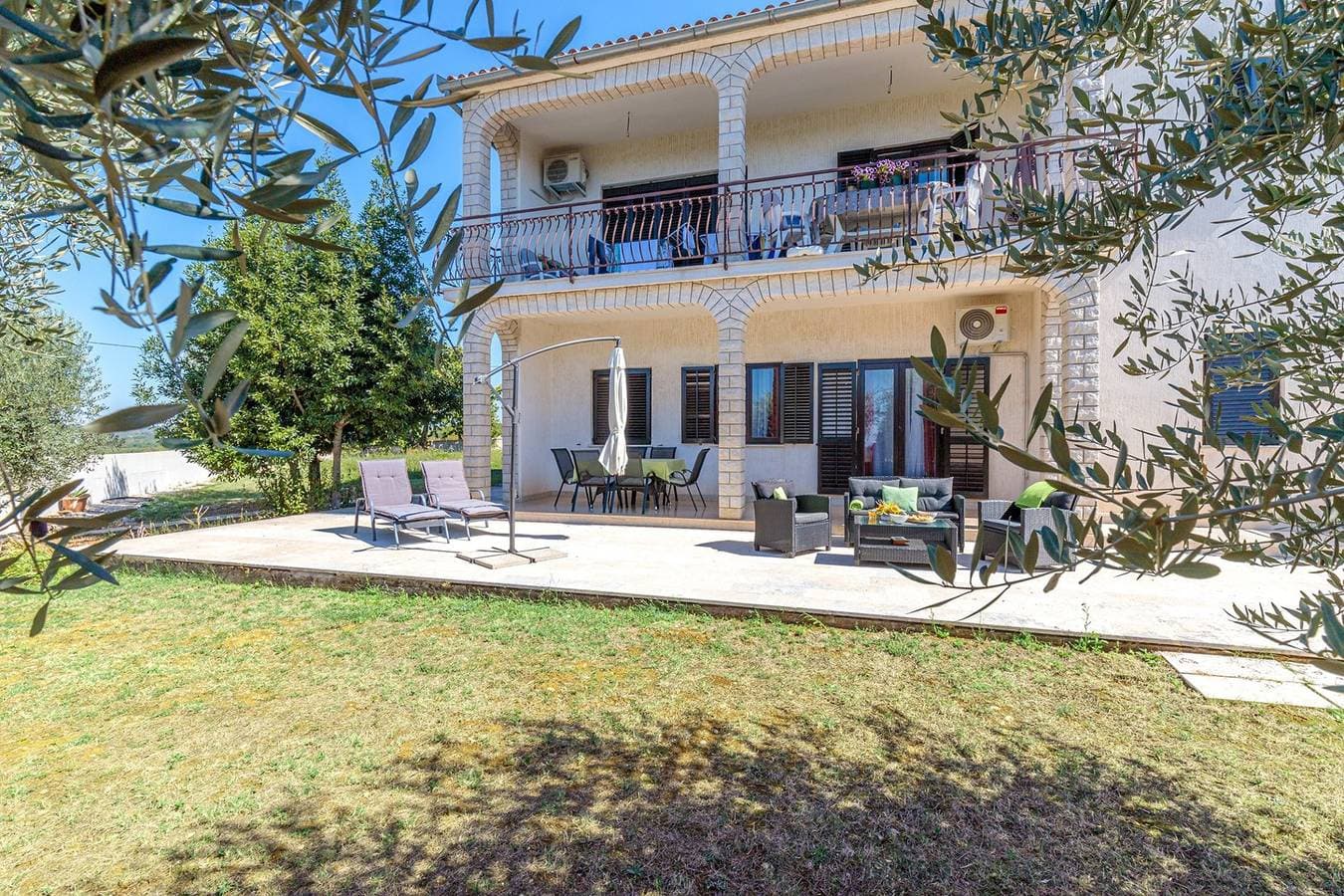 Apartment Terlevic mit 4 Schlafzimmern und Terrasse 1