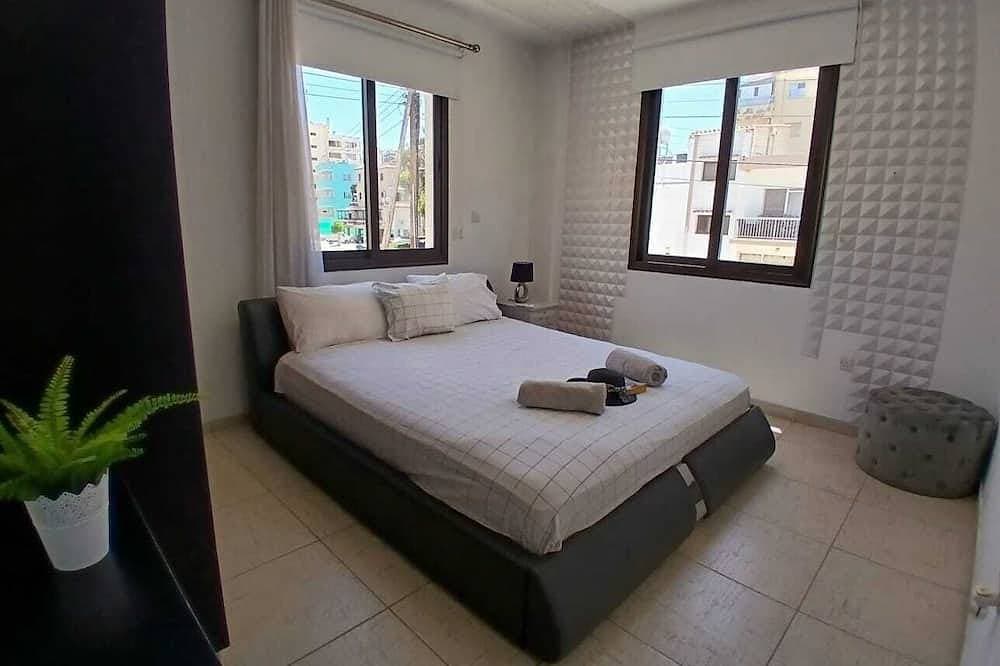 Foto 3 von 26: Charming 2-bedroom apartment in Larnaca with WiFi and AC