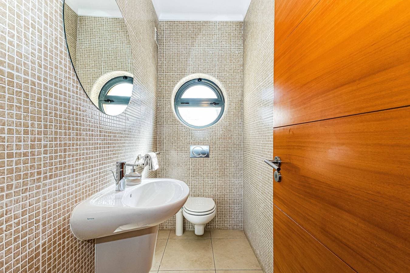 Foto 8 von 33: Ferienhaus für 8 Personen mit Pool