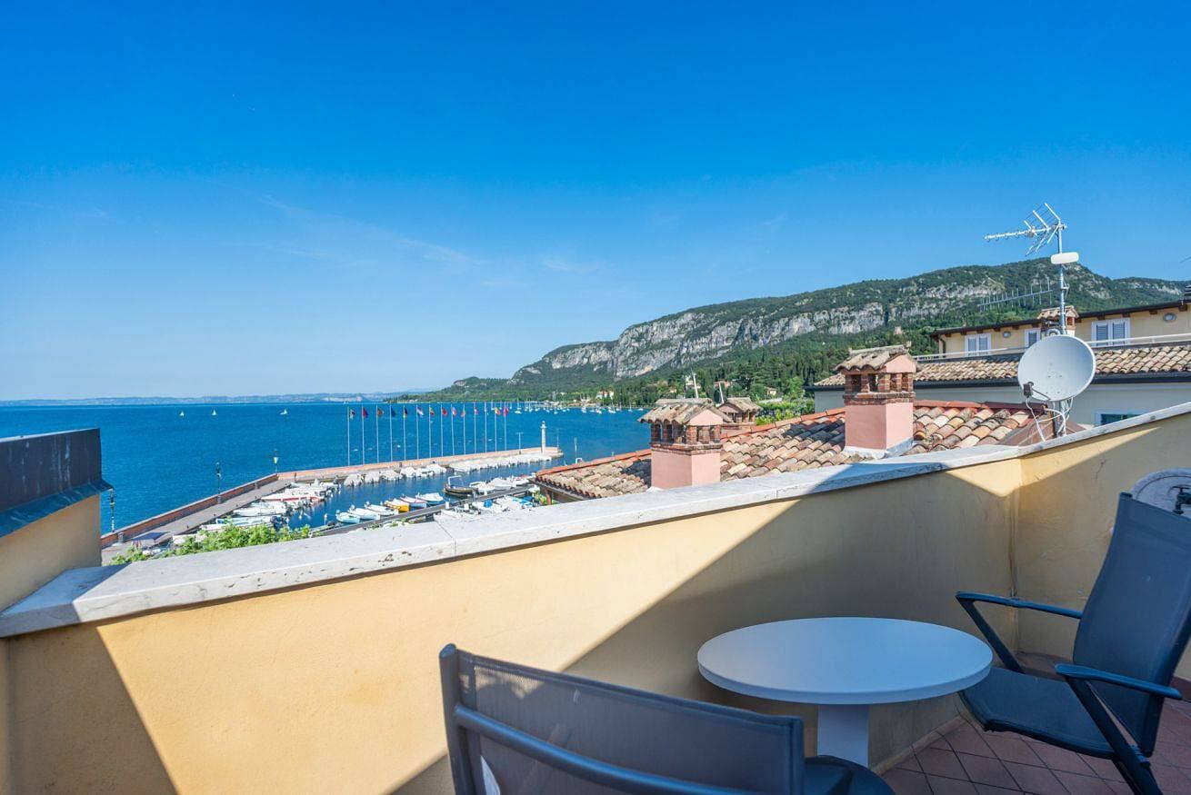 Foto 2 von 25: ApartmentsGarda - Baia Del Garda 5
