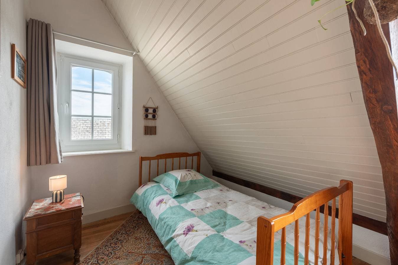 Foto 8 von 26: Gästezimmer 'Chambre Marie-Jo' mit Bergblick, gemeinsamer Terrasse und WLAN