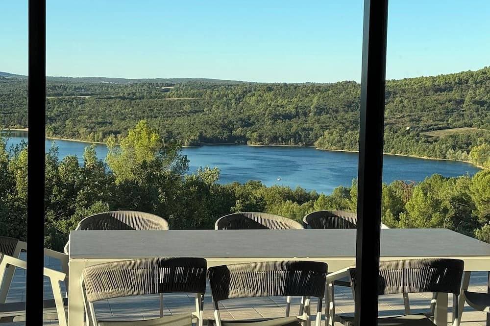 Bellevue House on Lake Verdon 1