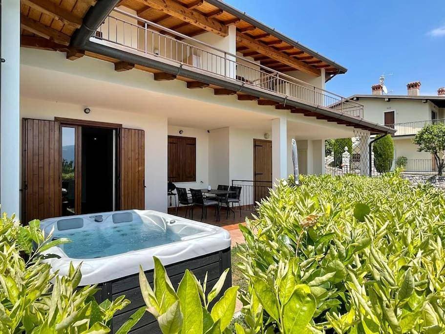 NEU Suite Perlago, Whirlpool & Seeblick 1