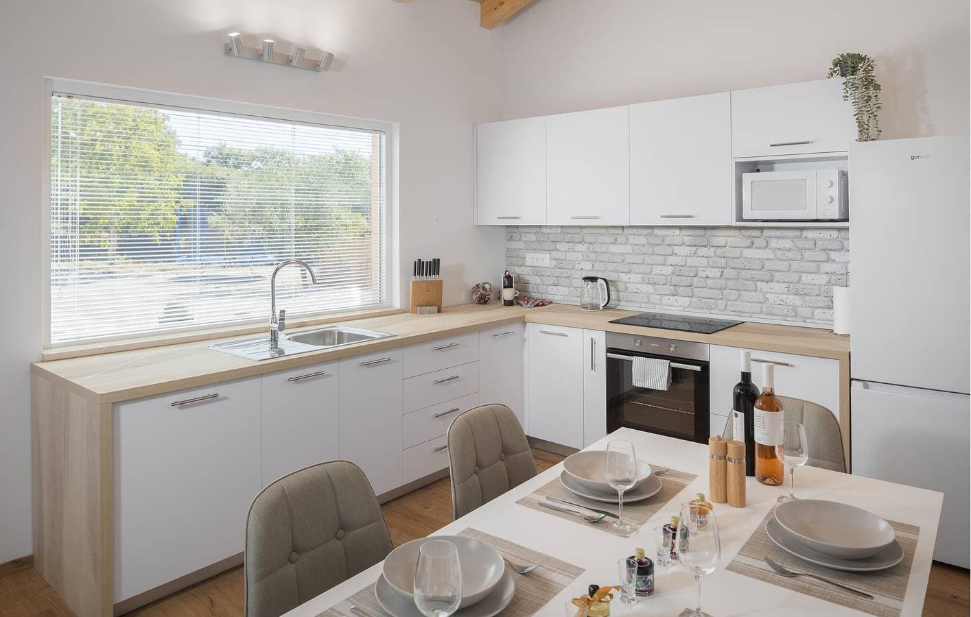 Foto 4 von 34: Gemütliche 2-Zimmer-Wohnung mit Terrasse und Parkplatz, in der Nähe des Stadtzentrums von Heraki