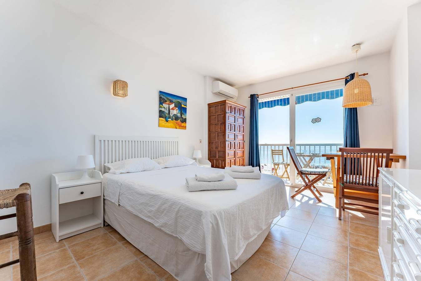 Foto 4 von 21: Einzimmerapartment 'Ventana al Mar' mit Terrasse zum Meer hin und Klimaanlage