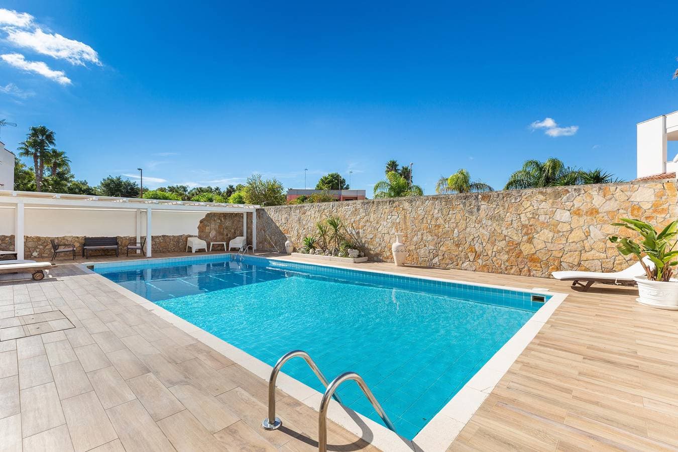 Foto 5 von 38: Villa für 6 Personen mit Pool