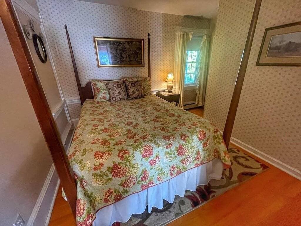 Foto 4 von 32: Open Hearth Inn Suite 2 - 10 min to Acadia!