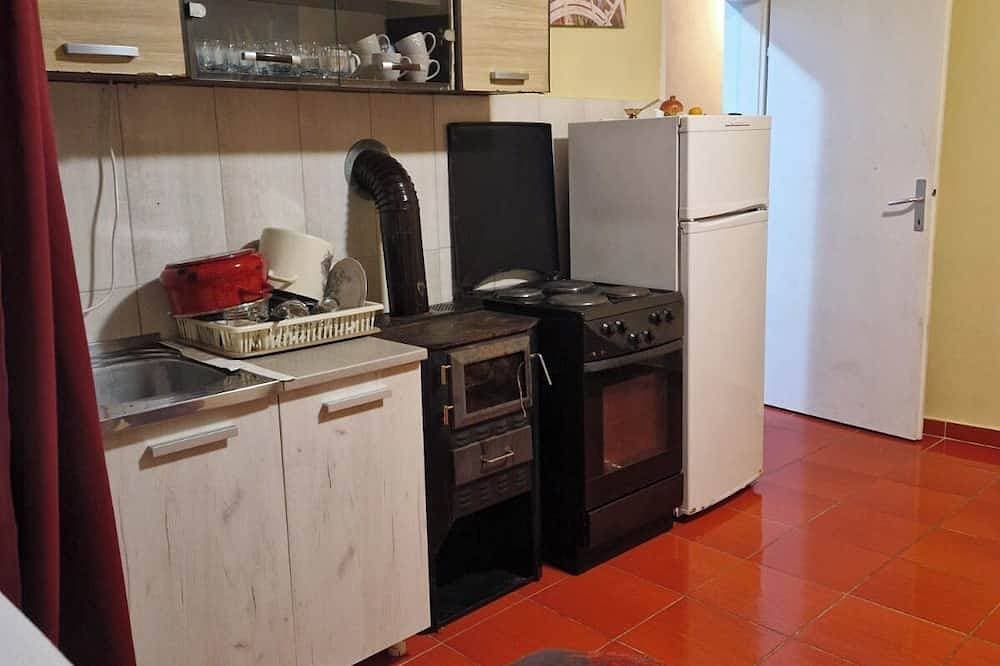 Foto 9 von 30: Charming 2-bedroom house with AC in peaceful Kumbor with private besch and boat