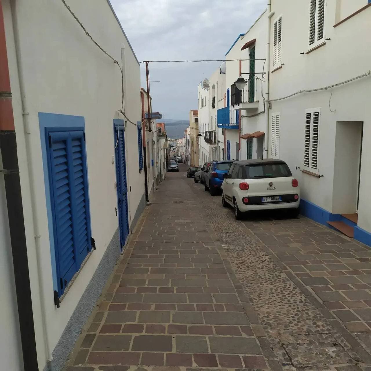 Foto 9 von 23: Der Innenhof am Meer