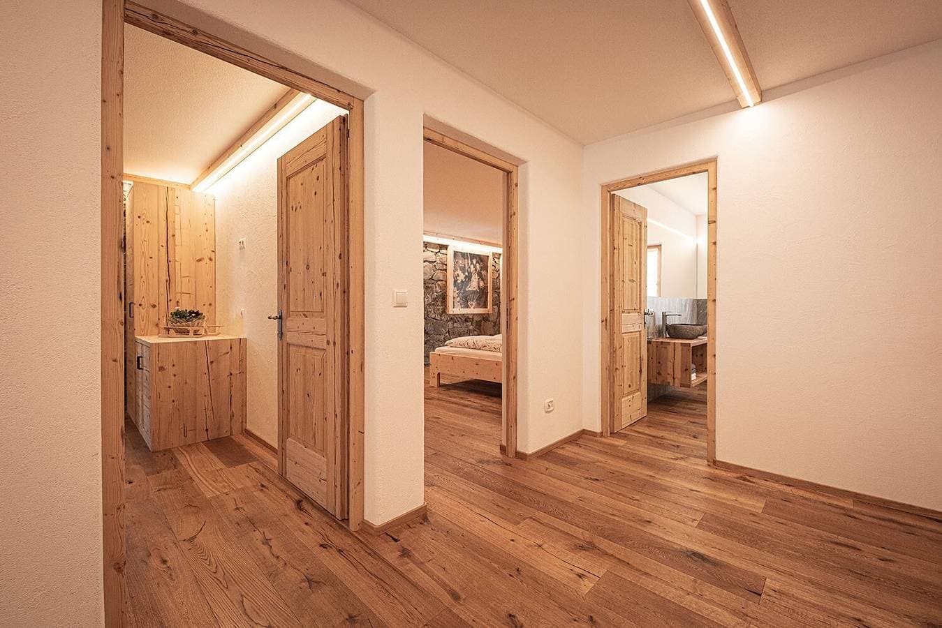 Foto 4 von 10: Ferienwohnung "Kofler Zw Den Wänden Apt Zirm" mit Bergblick, Gemeinschaftsgarten und WLAN