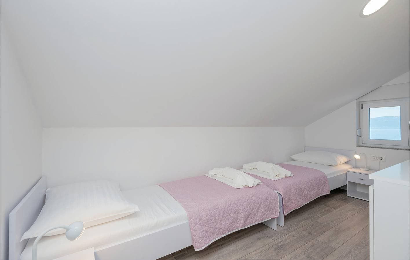 Foto 10 von 34: Gemütliche Ferienwohnung mit Terrasse in der Nähe der Küste und des Stadtzentrums