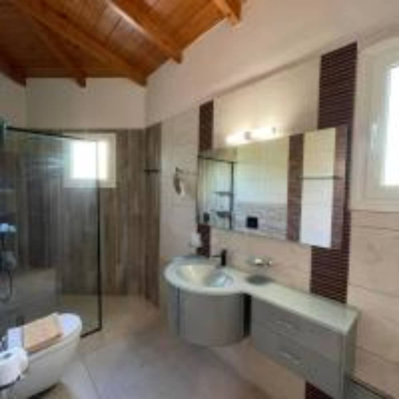 Foto 13 von 36: Villa für 4 Personen mit Seeblick