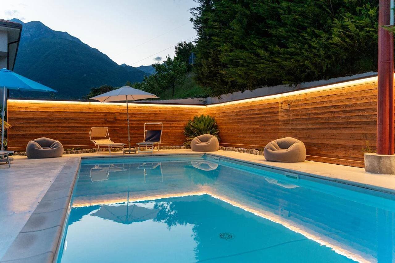 Infinity View Garda Lake con Piscina Panoramica e Vista Lago a Tenno 1