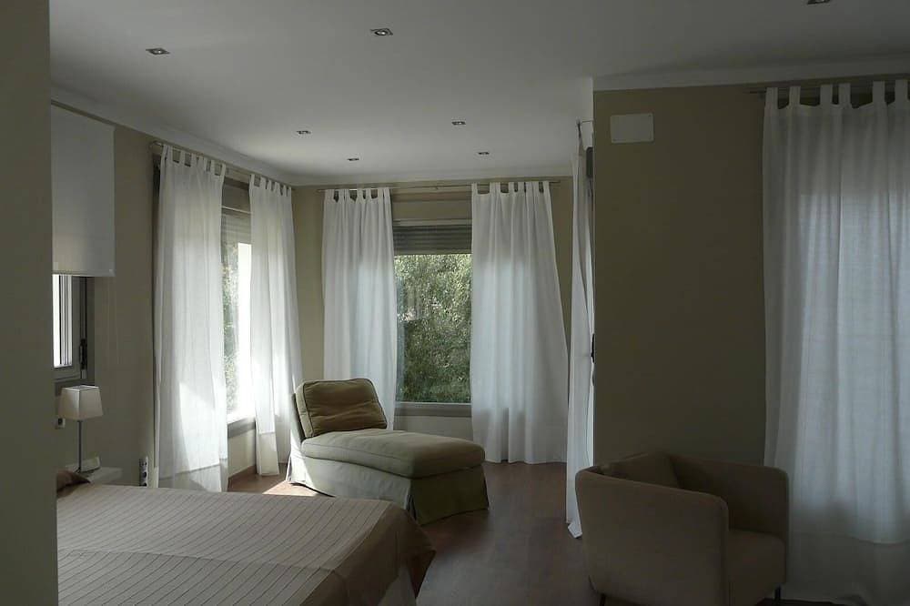 Foto 6 von 28: Moderne Villa mit Pool und schläft 8