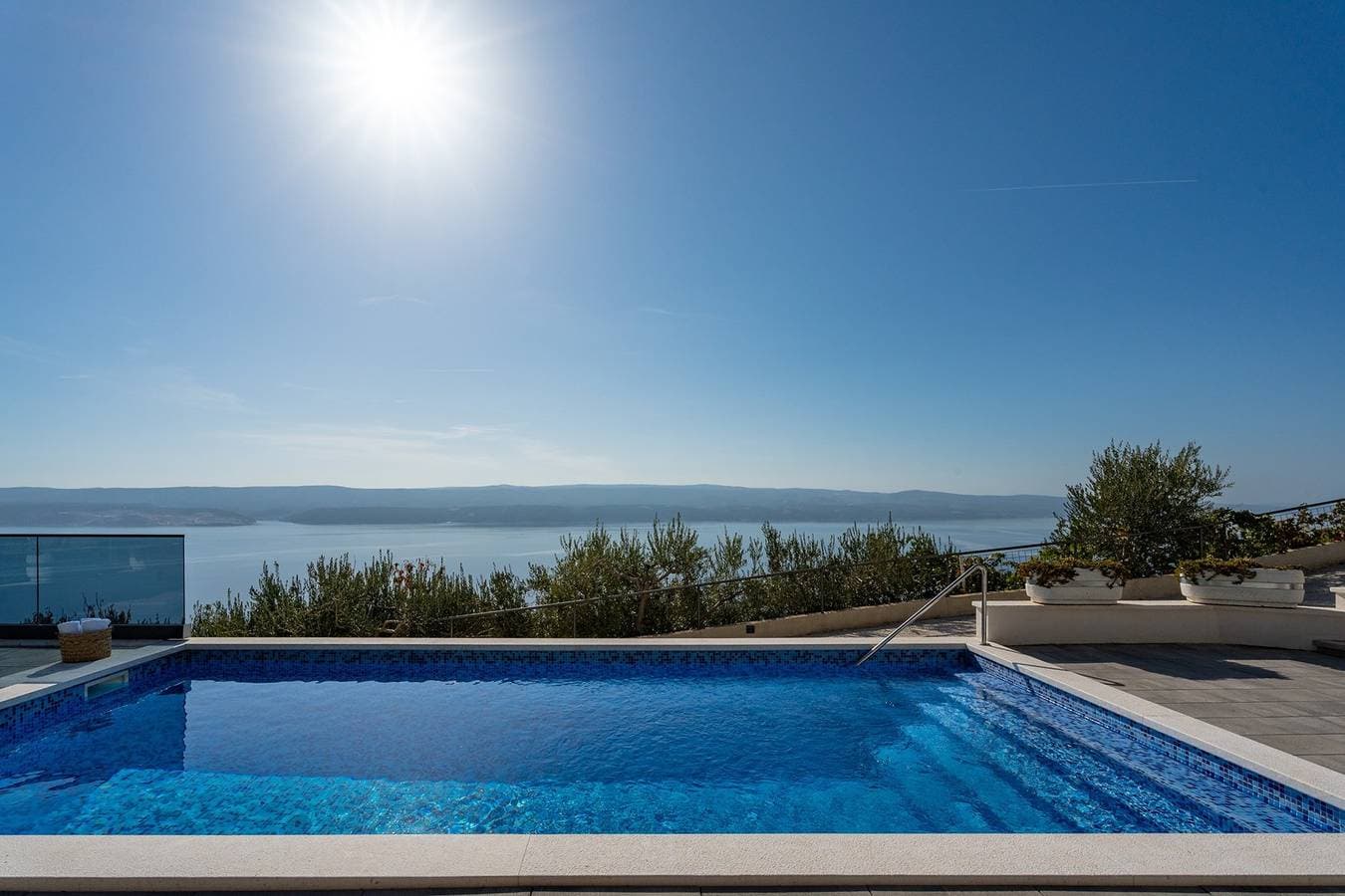 Foto 3 von 50: Villa Dream mit privatem Pool, 2 Schlafzimmer mit en-suite Badezimmern, Meerblick