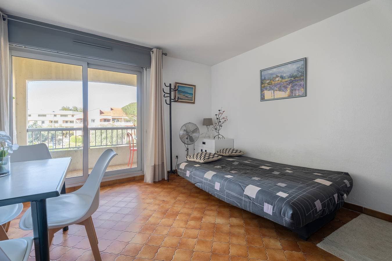 Foto 5 von 21: Studio für 4 Personen mit Balkon, 10 Minuten vom Strand entfernt, im Herzen des Dorfes