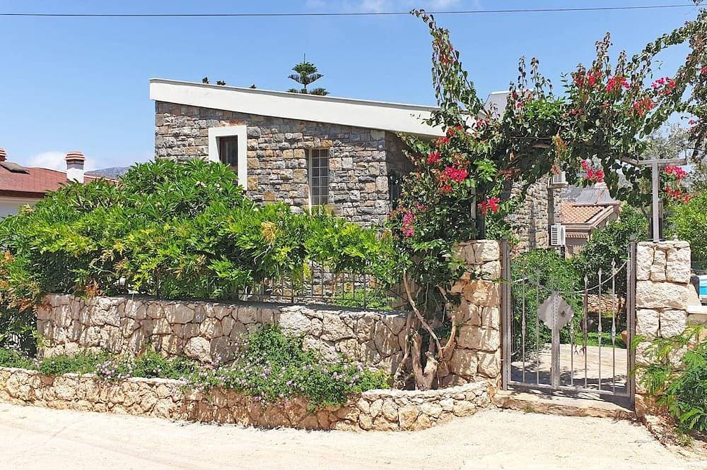 Foto 12 von 22: Romantic Stone Villa With Private Pool Just 100m From The Beach