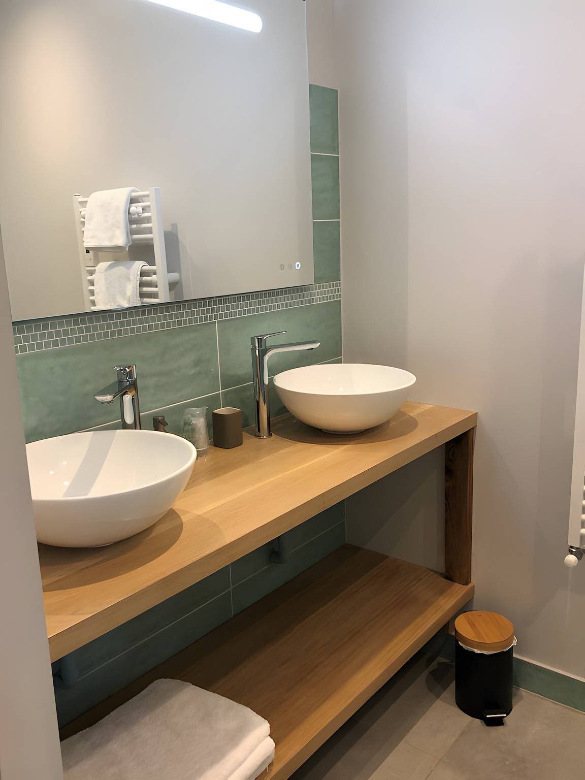 Foto 9 von 19: Bed & Breakfast 'La Baïta De La Foux – Zimmer 1' mit Bergblick, Gemeinschaftsterrasse und WLAN