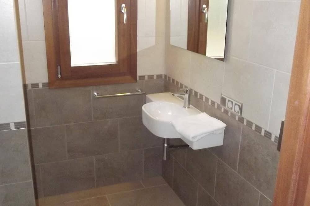 Foto 8 von 29: Komplett renovierte Villa mit privatem Pool, Solarium und Grill