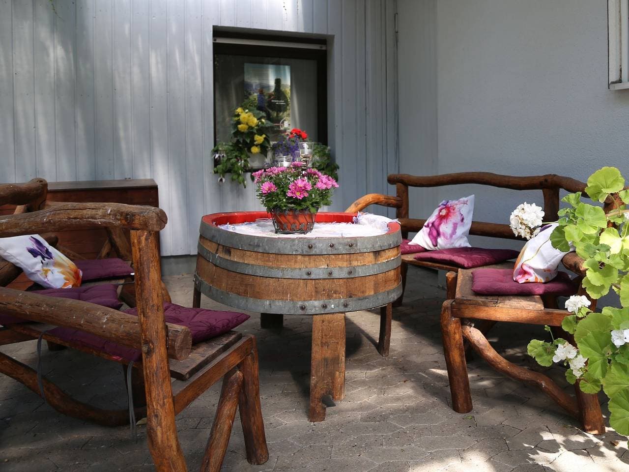Foto 7 von 35: Ferienwohnung 'Scheurebe' mit privatem Balkon, Gemeinschaftsterrasse und Gemeinschaftsgarten