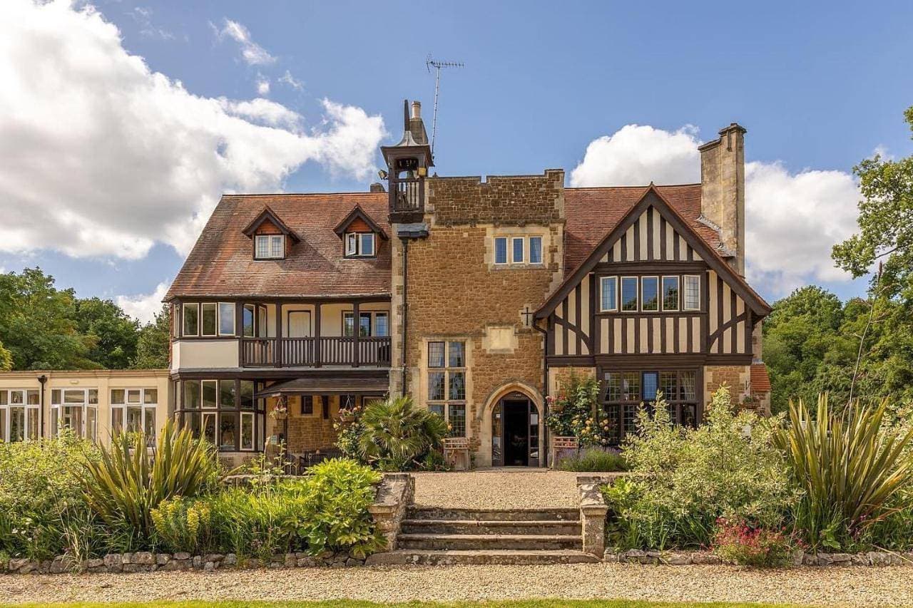 Farnham House Hotel 1