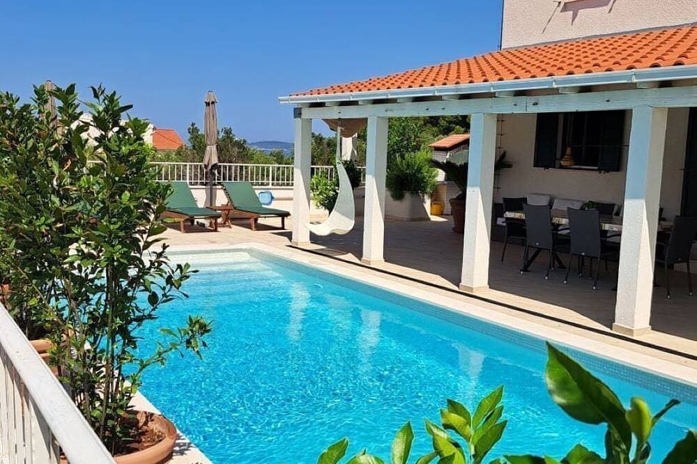 Villa Voga - House with Private Pool  Close to Beaches and Other Amenities 1