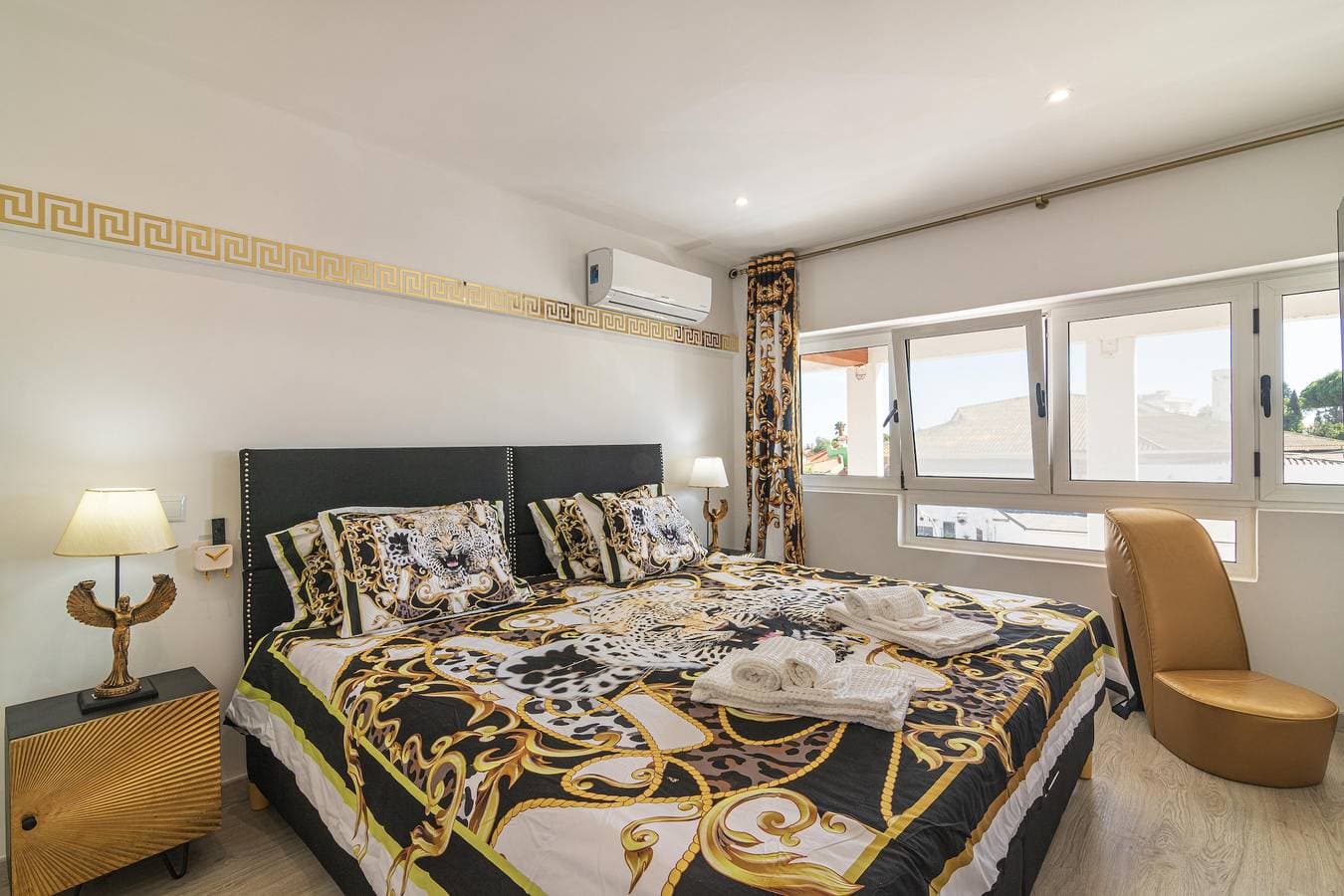 Foto 10 von 20: Duplex-Apartment T2 Montechoro mit Gemeinschaftspool, WLAN und Klimaanlage