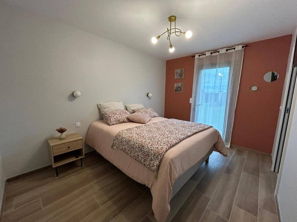 Foto 5 von 11: Double Room with Private Bathroom