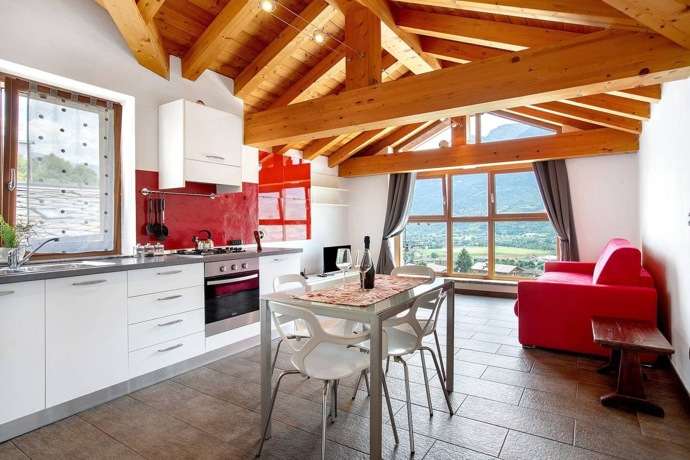 Foto 8 von 31: Ferienwohnung 'La Maison De Carletto' mit Bergblick, Balkon und WLAN