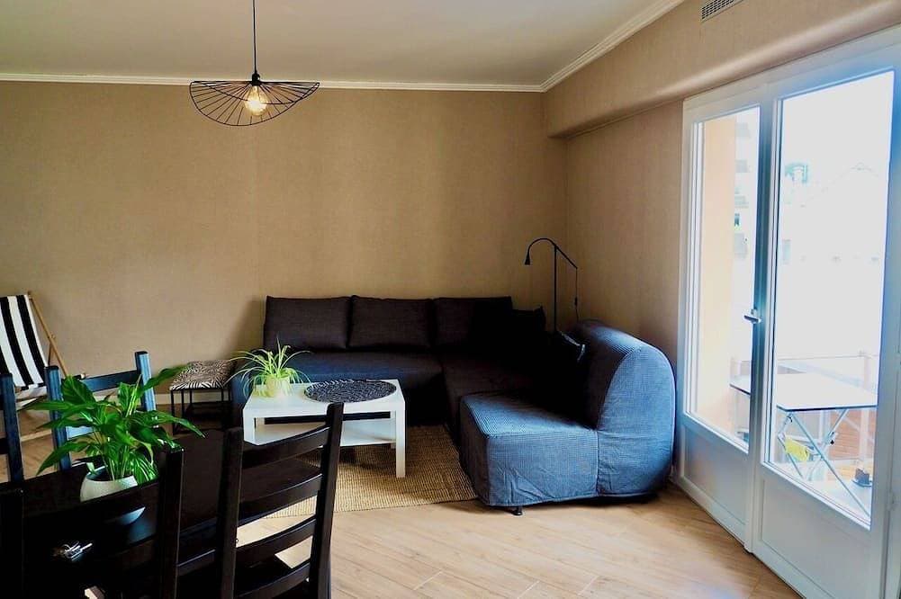 Foto 4 von 12: 38m2 studio with balcony next to Rochebonne beach in St Malo, Brittany