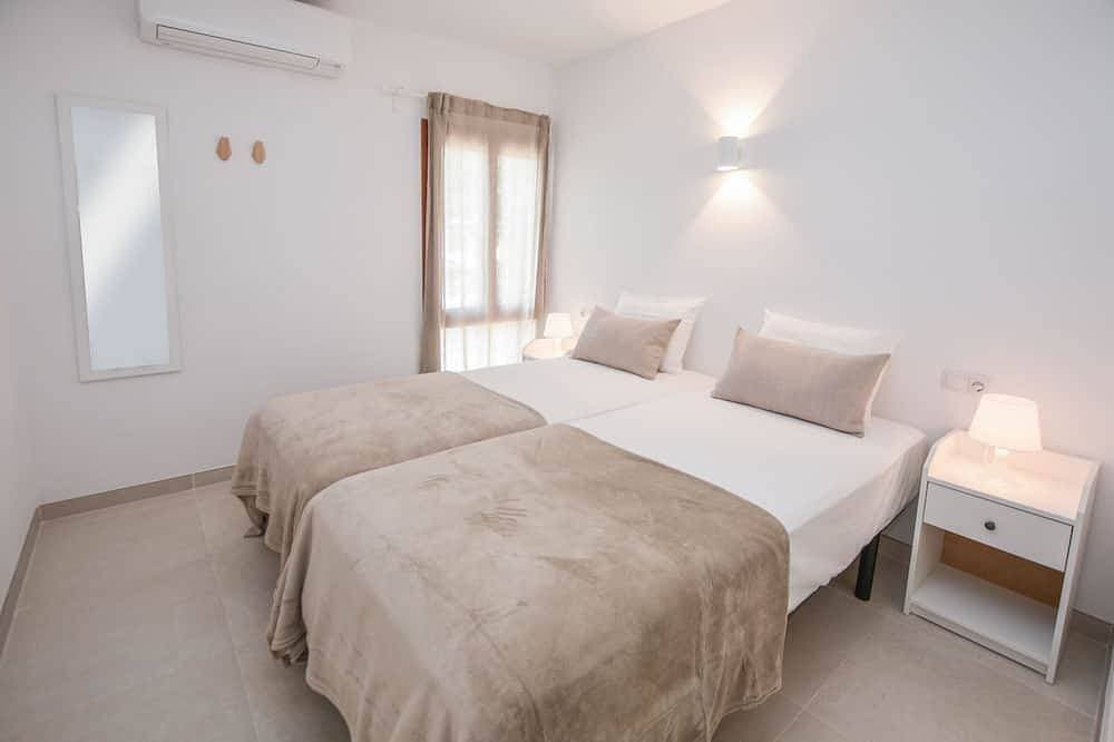 Foto 3 von 27: Apartment on the beachfront of Alcudia