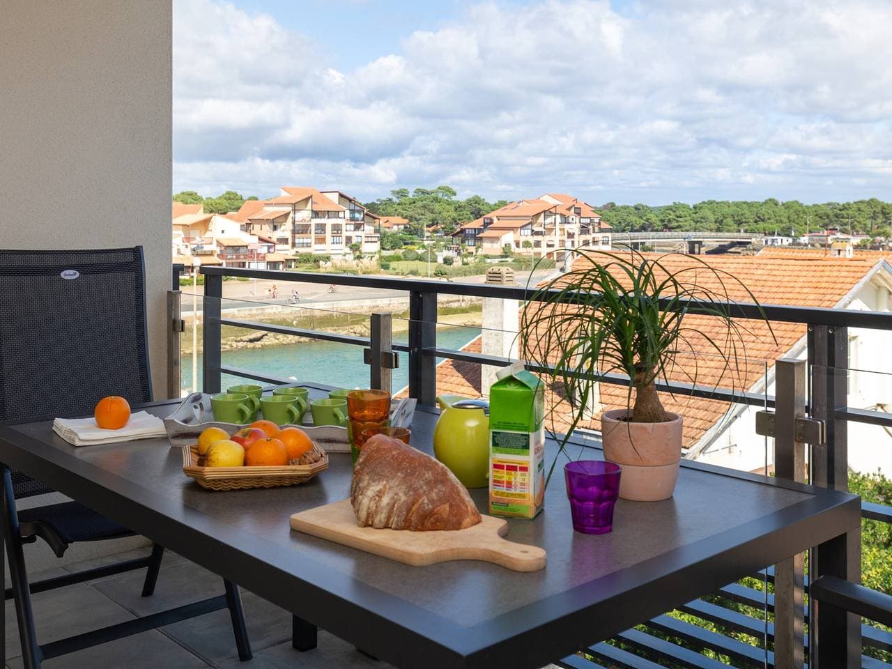 Modernes Apartment, 2 Zimmer, Balkon, 150 m vom Strand, Parkplatz 1