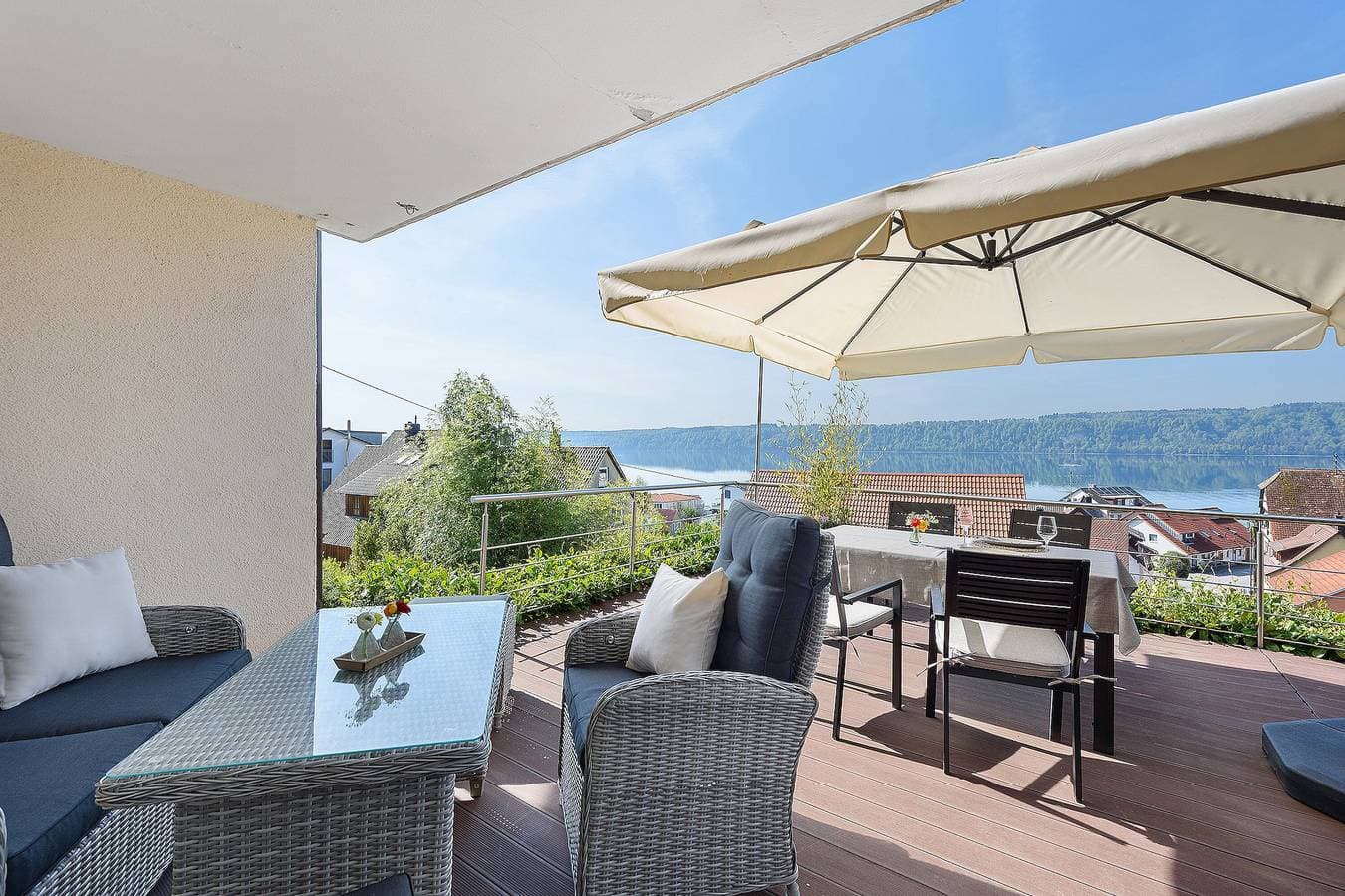 Foto 11 von 37: Premium Apartment - Über den Dächern von Sipplingen - mit Panorama Seeblick und privater Terrasse