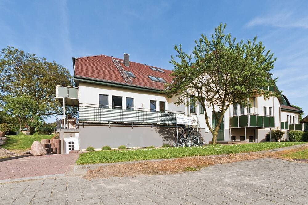 Foto 7 von 18: Ruhige Lage und mit Gartennutzung, nah am Meer - Höftresidenz FeWo 25