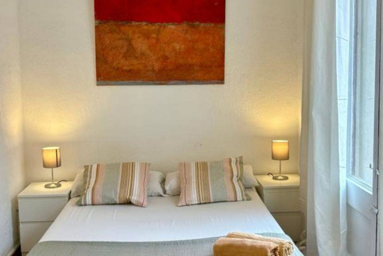 Foto 10 von 17: Cozy Ploblesec Apartment