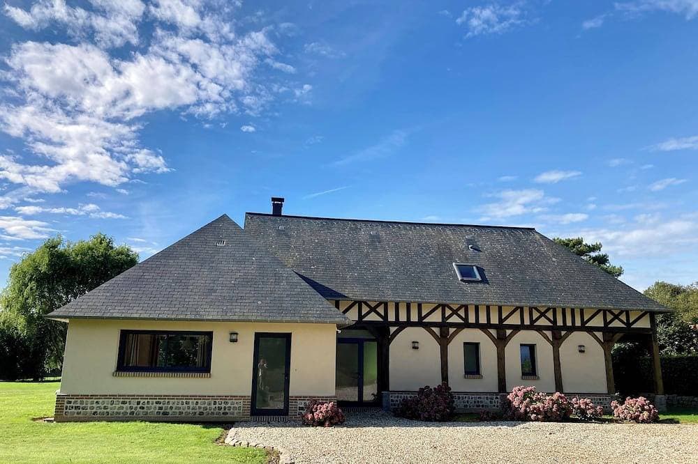 Le Clos des Granges Holiday Home 1