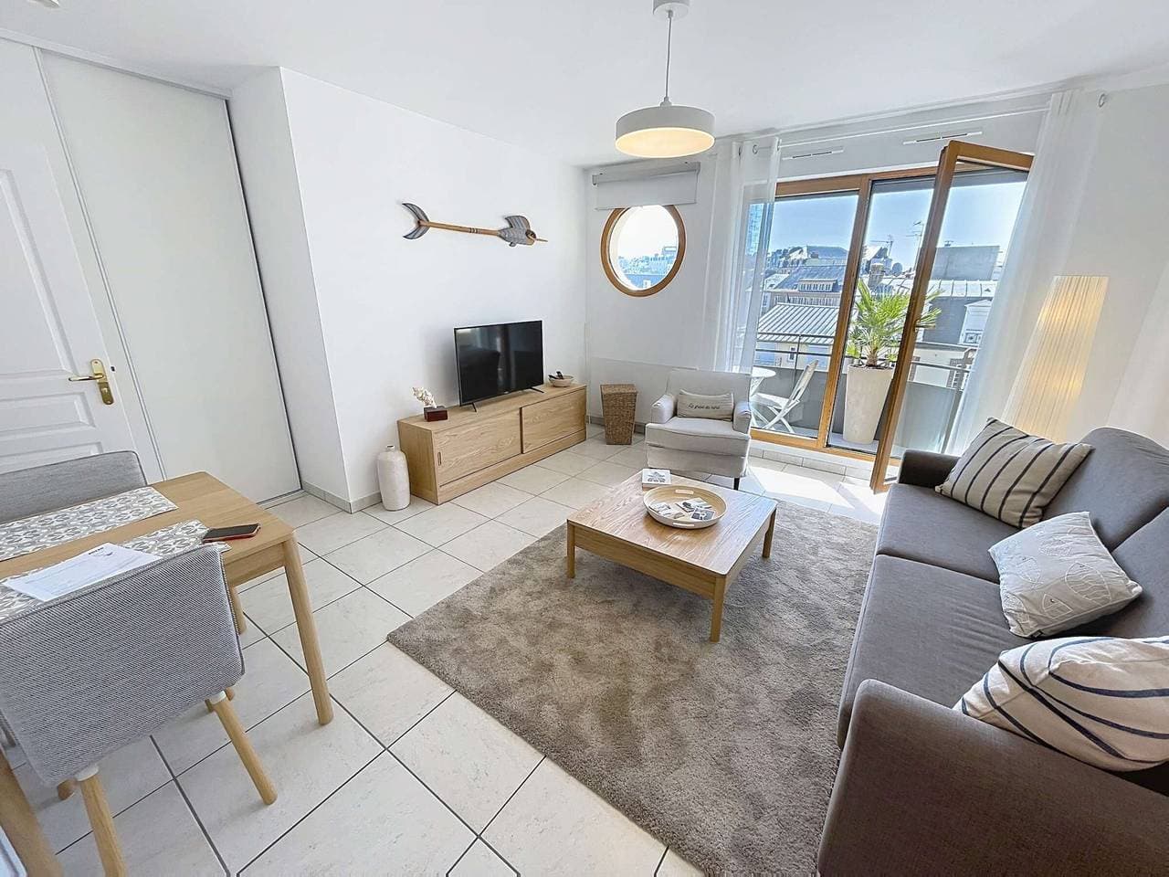 Foto 4 von 16: Gemütliches Studio, gesicherter Parkplatz - 2 Pers. (50 m vom Strand)