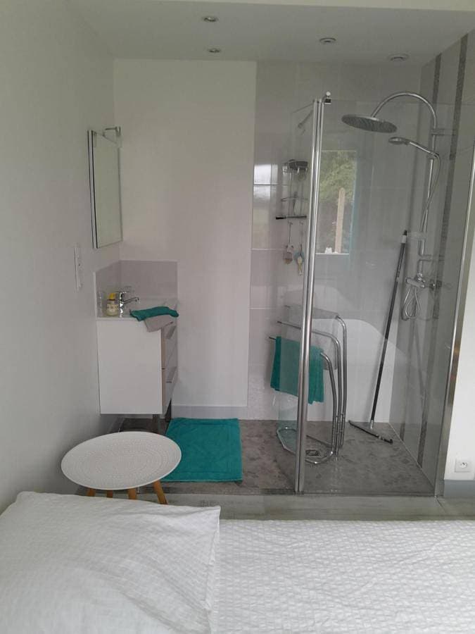 Foto 2 von 5: Double Room with Private Bathroom