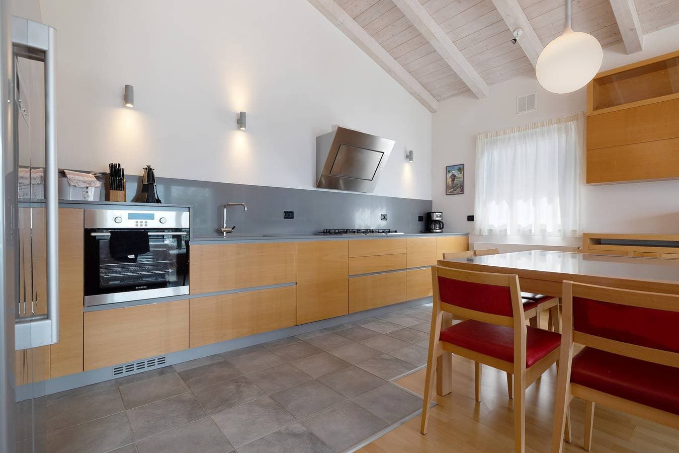 Foto 11 von 37: Ferienwohnung "Casa-Lago Suite" mit Seeblick, Gemeinschaftspool und WLAN
