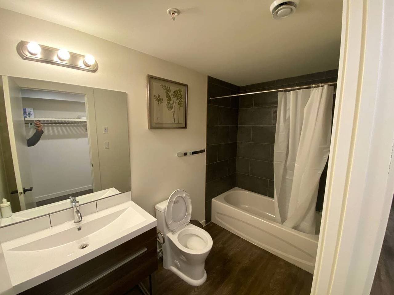 Foto 7 von 12: Brandneues Dt 1 Br in der Nähe von Edmonton, Kanada
