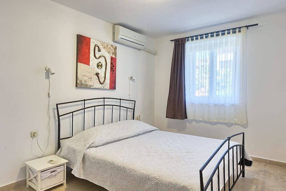 Foto 3 von 24: Villa Andi Terrace, Wi-fi, Geschirrspüler, Waschmaschine, Parking , 3 Min Strand