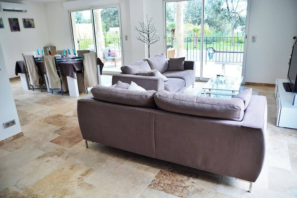 Foto 8 von 14: Air-Conditioned Villa With Pool - Cote D'Azur - Pets Welcome