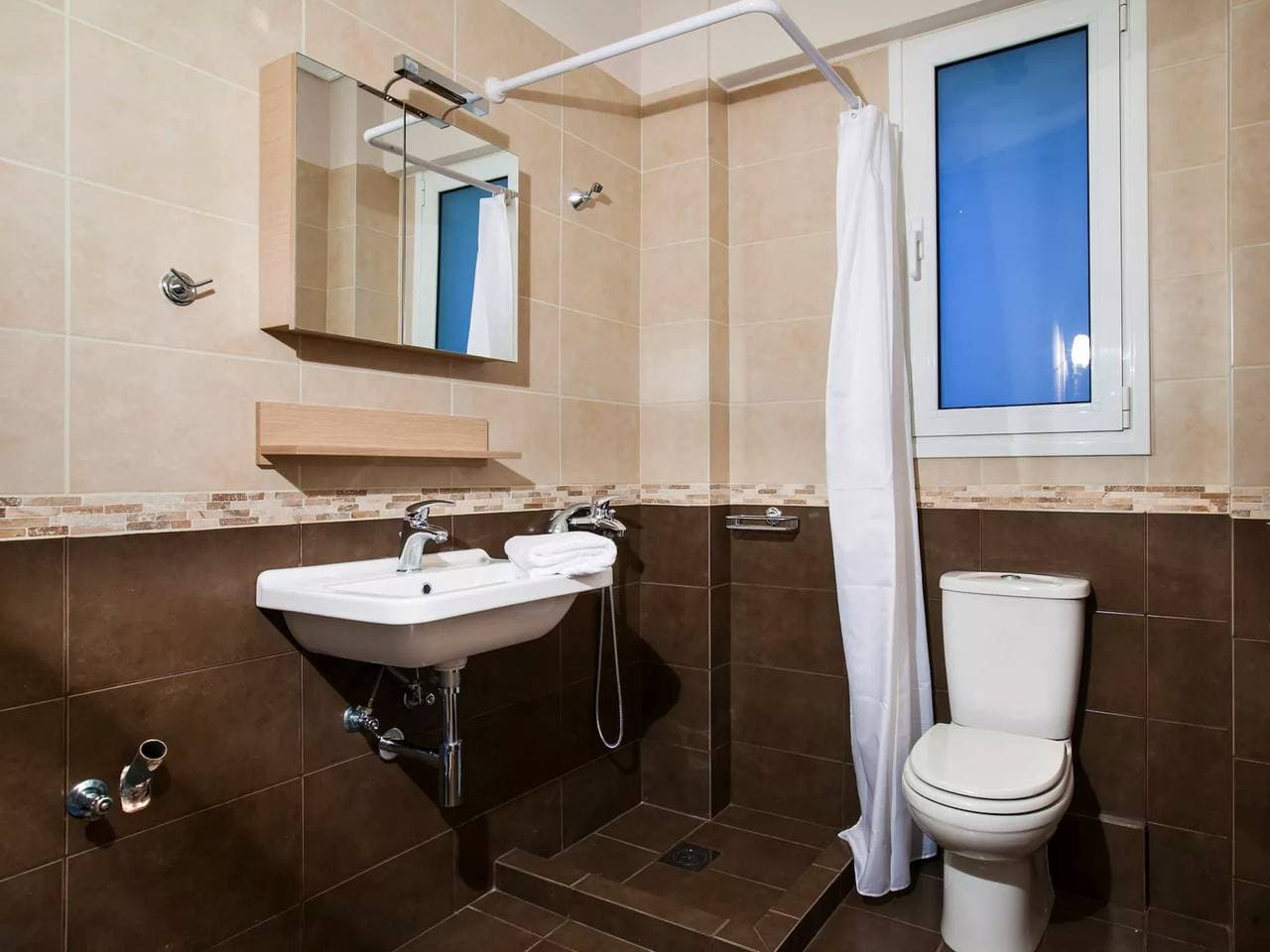 Foto 4 von 9: Executive Rhodes Villa | Villa Barbie | 2 Bedroom with Sea Views | Pefkos