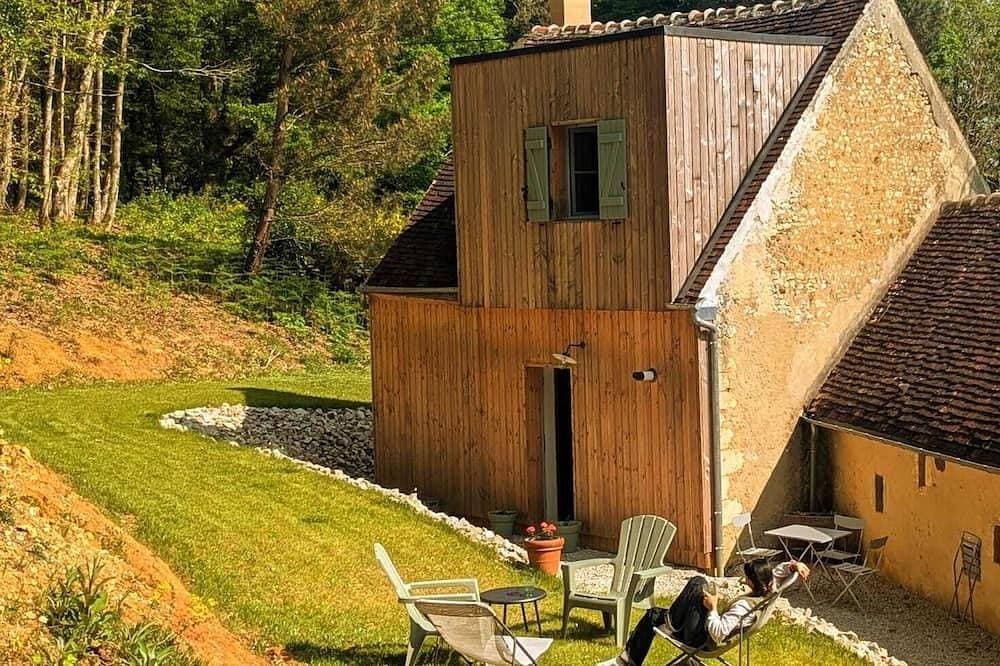 Charming gîte in southern Perche. Absolute silence, unspoilt nature 2 hours from Paris. 1